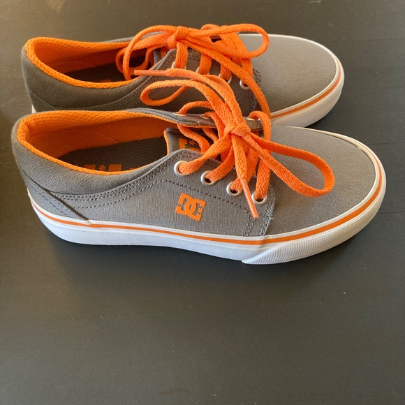 Boys DC Skate Shoes - Orange and Grey - Size 1Y - New in Box - Picture 2 of 8